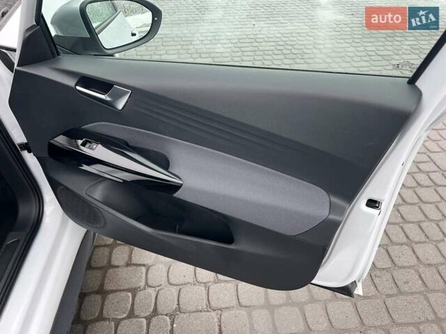 Белый Фольксваген ID.3, объемом двигателя 0 л и пробегом 86 тыс. км за 15499 $, фото 28 на Automoto.ua