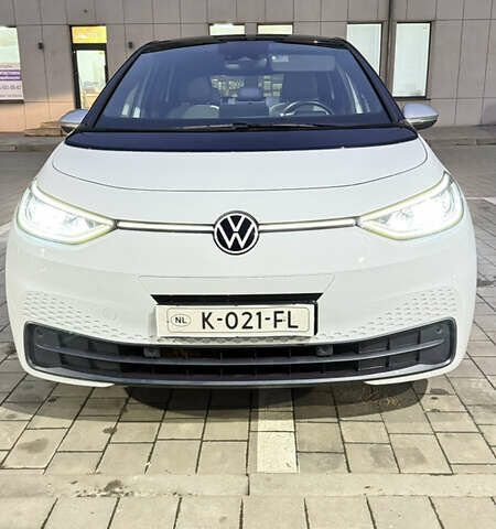 Белый Фольксваген ID.3, объемом двигателя 0 л и пробегом 63 тыс. км за 17900 $, фото 1 на Automoto.ua