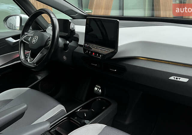 Белый Фольксваген ID.3, объемом двигателя 0 л и пробегом 127 тыс. км за 17499 $, фото 93 на Automoto.ua