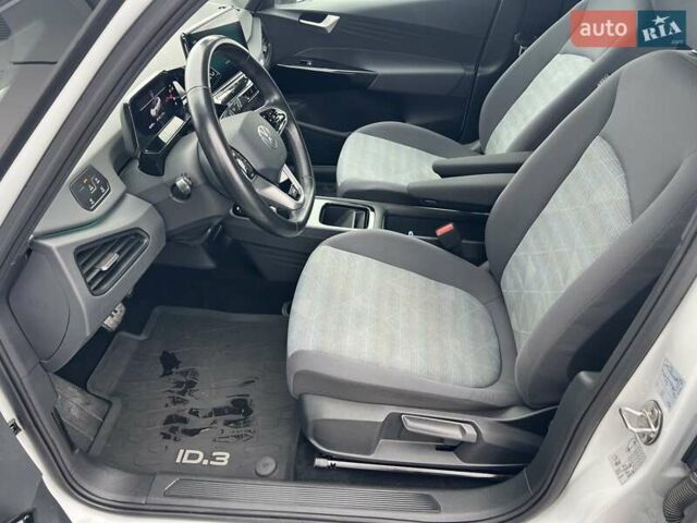 Белый Фольксваген ID.3, объемом двигателя 0 л и пробегом 86 тыс. км за 15499 $, фото 24 на Automoto.ua