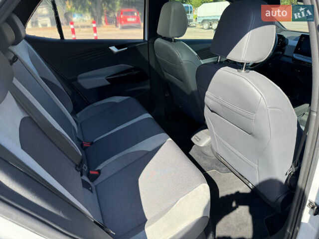 Белый Фольксваген ID.3, объемом двигателя 0 л и пробегом 201 тыс. км за 13400 $, фото 18 на Automoto.ua