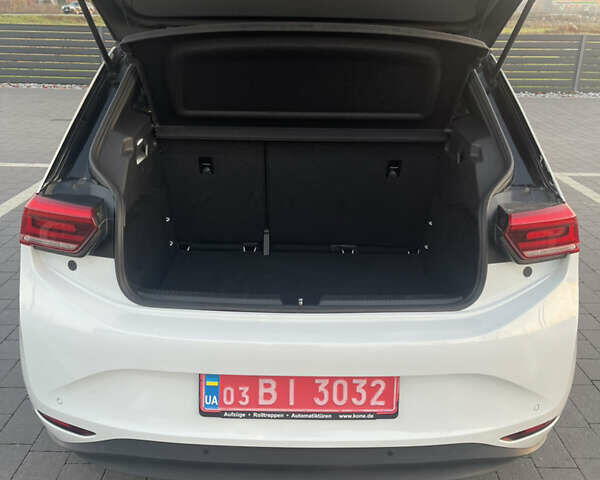 Білий Фольксваген ID.3, об'ємом двигуна 0 л та пробігом 98 тис. км за 16699 $, фото 21 на Automoto.ua