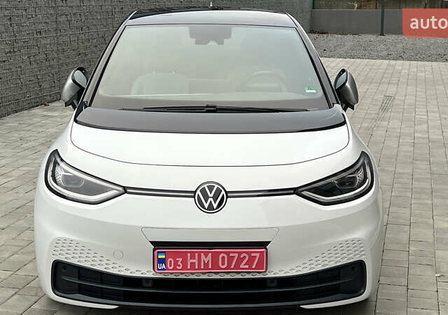 Белый Фольксваген ID.3, объемом двигателя 0 л и пробегом 127 тыс. км за 17499 $, фото 11 на Automoto.ua