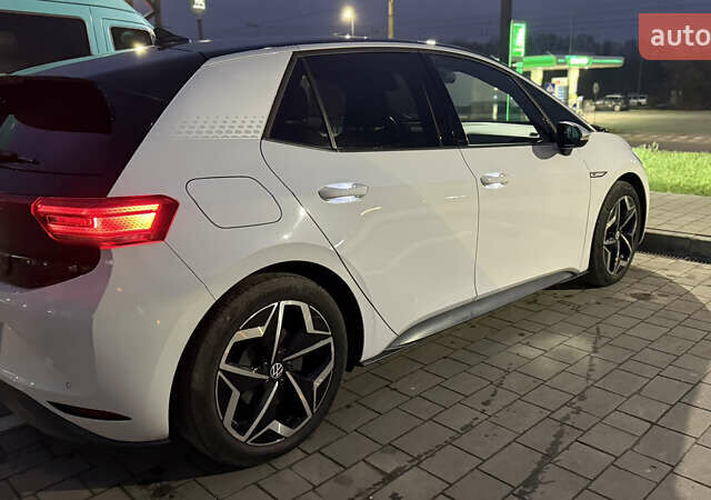 Белый Фольксваген ID.3, объемом двигателя 0 л и пробегом 63 тыс. км за 17900 $, фото 10 на Automoto.ua