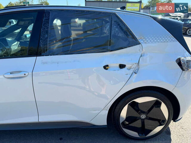 Белый Фольксваген ID.3, объемом двигателя 0 л и пробегом 201 тыс. км за 13199 $, фото 5 на Automoto.ua