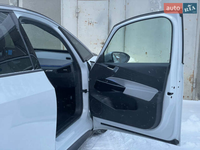 Білий Фольксваген ID.3, об'ємом двигуна 0 л та пробігом 118 тис. км за 17590 $, фото 21 на Automoto.ua