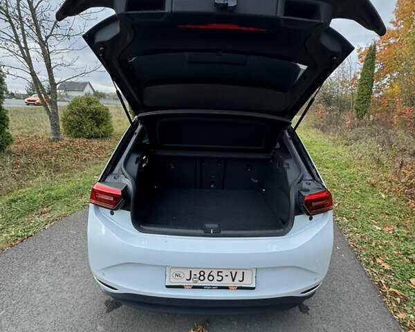 Фольксваген ID.3 2020 в Ивано-Франковске на Automoto.ua Белый Фольксваген ID.3, объемом двигателя 0 л и пробегом 165 тыс. км за 16800 $, фото 10 на Automoto.ua