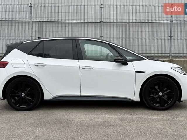 Белый Фольксваген ID.3, объемом двигателя 0 л и пробегом 170 тыс. км за 15900 $, фото 4 на Automoto.ua