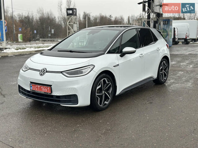 Белый Фольксваген ID.3, объемом двигателя 0 л и пробегом 109 тыс. км за 16999 $, фото 3 на Automoto.ua