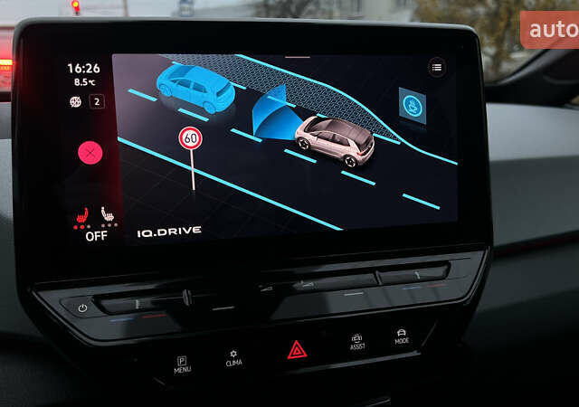 Белый Фольксваген ID.3, объемом двигателя 0 л и пробегом 127 тыс. км за 17499 $, фото 160 на Automoto.ua