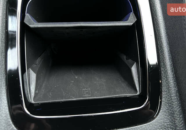 Белый Фольксваген ID.3, объемом двигателя 0 л и пробегом 127 тыс. км за 17499 $, фото 129 на Automoto.ua