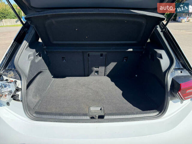 Белый Фольксваген ID.3, объемом двигателя 0 л и пробегом 201 тыс. км за 13400 $, фото 11 на Automoto.ua