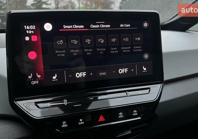 Белый Фольксваген ID.3, объемом двигателя 0 л и пробегом 127 тыс. км за 17499 $, фото 144 на Automoto.ua