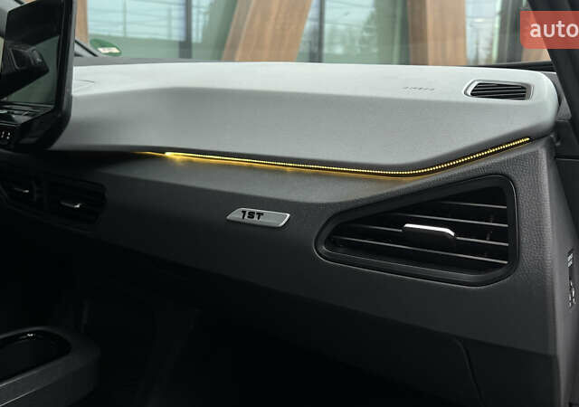 Белый Фольксваген ID.3, объемом двигателя 0 л и пробегом 127 тыс. км за 17499 $, фото 94 на Automoto.ua