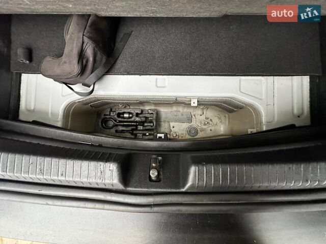 Белый Фольксваген ID.3, объемом двигателя 0 л и пробегом 164 тыс. км за 16800 $, фото 15 на Automoto.ua