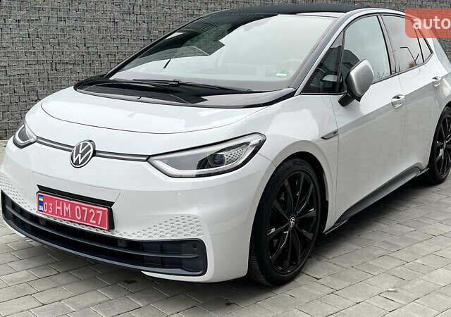 Белый Фольксваген ID.3, объемом двигателя 0 л и пробегом 127 тыс. км за 17499 $, фото 19 на Automoto.ua