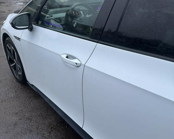 Белый Фольксваген ID.3, объемом двигателя 0 л и пробегом 60 тыс. км за 16300 $, фото 12 на Automoto.ua