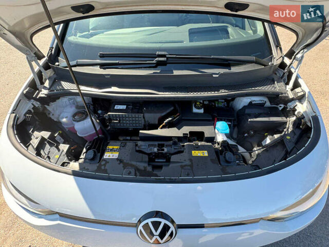 Белый Фольксваген ID.3, объемом двигателя 0 л и пробегом 201 тыс. км за 13400 $, фото 10 на Automoto.ua