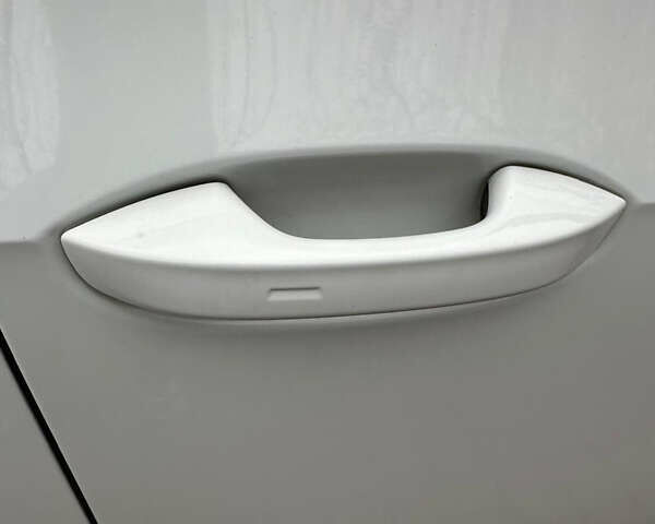 Белый Фольксваген ID.3, объемом двигателя 0 л и пробегом 164 тыс. км за 16800 $, фото 38 на Automoto.ua