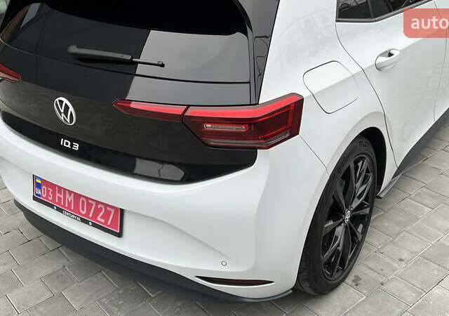 Белый Фольксваген ID.3, объемом двигателя 0 л и пробегом 127 тыс. км за 17499 $, фото 52 на Automoto.ua