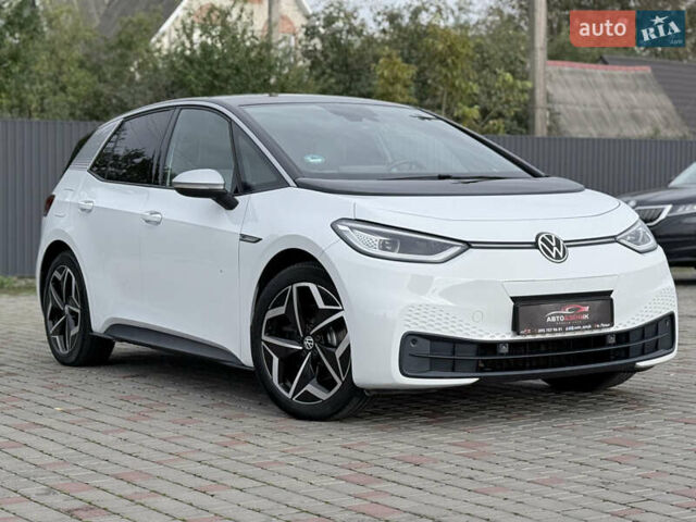 Фольксваген ID.3 2020 в Луцке на Automoto.ua Белый Фольксваген ID.3, объемом двигателя 0 л и пробегом 148 тыс. км за 17500 $, фото 1 на Automoto.ua
