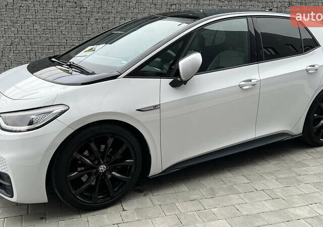 Белый Фольксваген ID.3, объемом двигателя 0 л и пробегом 127 тыс. км за 17499 $, фото 18 на Automoto.ua