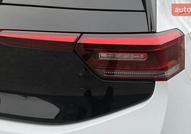 Белый Фольксваген ID.3, объемом двигателя 0 л и пробегом 127 тыс. км за 17499 $, фото 57 на Automoto.ua