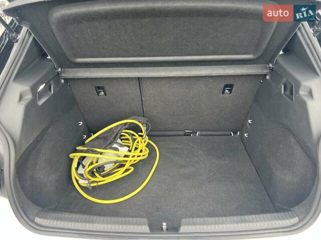 Белый Фольксваген ID.3, объемом двигателя 0 л и пробегом 86 тыс. км за 15499 $, фото 34 на Automoto.ua