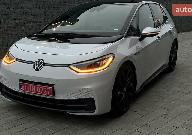 Белый Фольксваген ID.3, объемом двигателя 0 л и пробегом 127 тыс. км за 17499 $, фото 22 на Automoto.ua