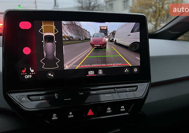 Белый Фольксваген ID.3, объемом двигателя 0 л и пробегом 127 тыс. км за 17499 $, фото 161 на Automoto.ua