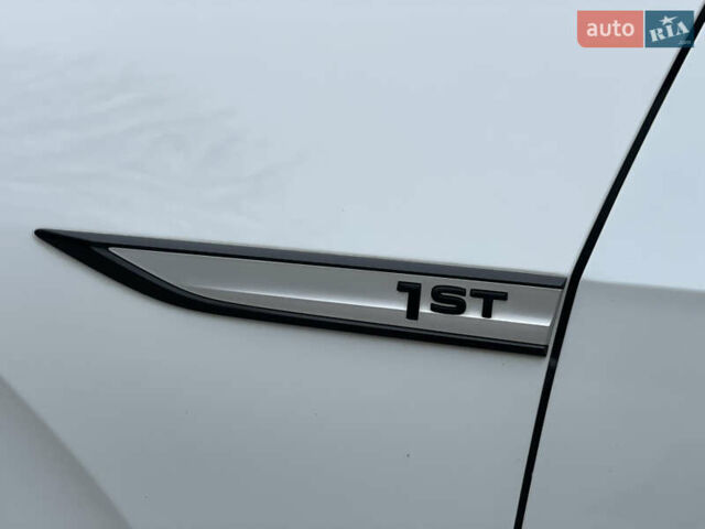 Білий Фольксваген ID.3, об'ємом двигуна 0 л та пробігом 118 тис. км за 17590 $, фото 4 на Automoto.ua