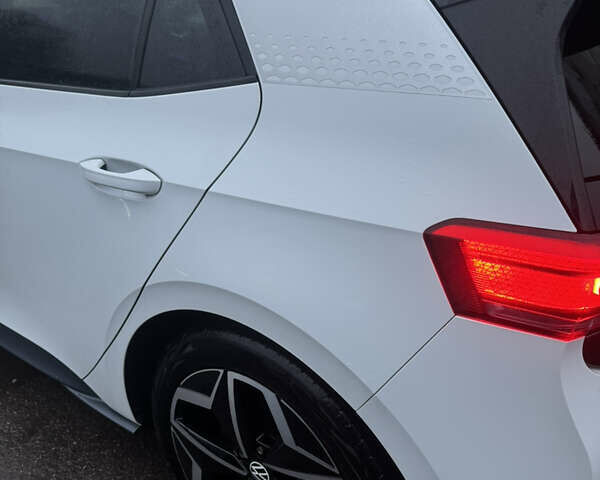 Белый Фольксваген ID.3, объемом двигателя 0 л и пробегом 60 тыс. км за 16300 $, фото 17 на Automoto.ua