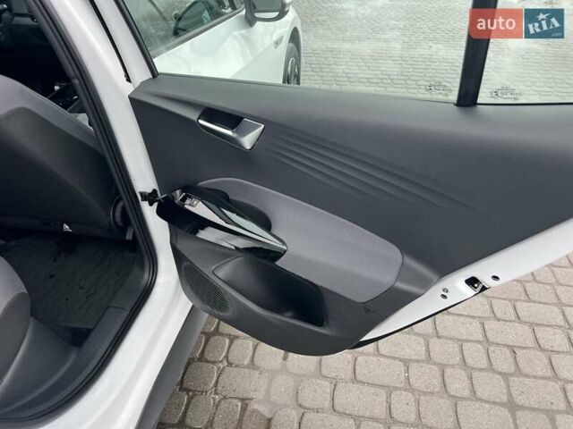 Белый Фольксваген ID.3, объемом двигателя 0 л и пробегом 86 тыс. км за 15499 $, фото 31 на Automoto.ua