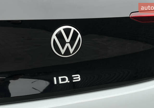 Белый Фольксваген ID.3, объемом двигателя 0 л и пробегом 127 тыс. км за 17499 $, фото 58 на Automoto.ua