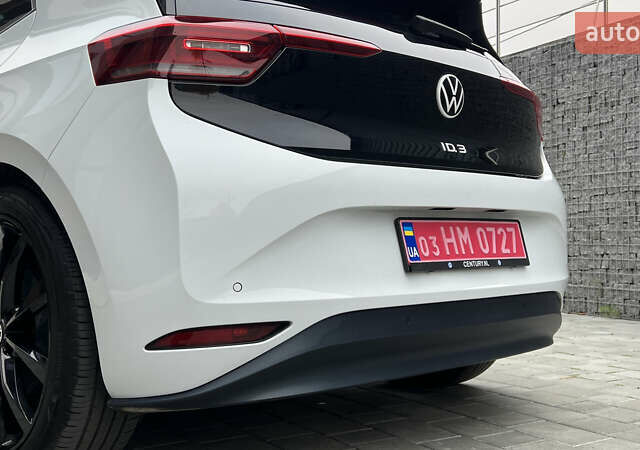 Белый Фольксваген ID.3, объемом двигателя 0 л и пробегом 127 тыс. км за 17499 $, фото 50 на Automoto.ua