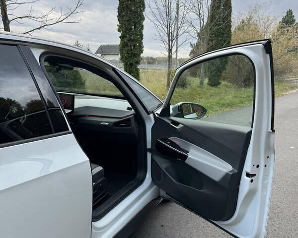 Фольксваген ID.3 2020 в Ивано-Франковске на Automoto.ua Белый Фольксваген ID.3, объемом двигателя 0 л и пробегом 165 тыс. км за 16800 $, фото 11 на Automoto.ua