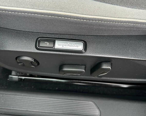 Белый Фольксваген ID.3, объемом двигателя 0 л и пробегом 164 тыс. км за 16800 $, фото 12 на Automoto.ua