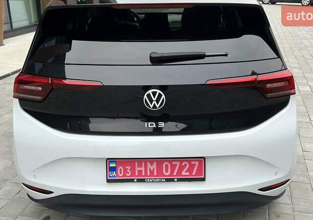 Белый Фольксваген ID.3, объемом двигателя 0 л и пробегом 127 тыс. км за 17499 $, фото 53 на Automoto.ua