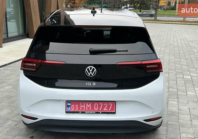 Белый Фольксваген ID.3, объемом двигателя 0 л и пробегом 127 тыс. км за 17499 $, фото 17 на Automoto.ua