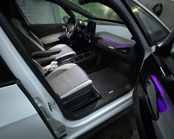 Белый Фольксваген ID.3, объемом двигателя 0 л и пробегом 60 тыс. км за 16300 $, фото 1 на Automoto.ua