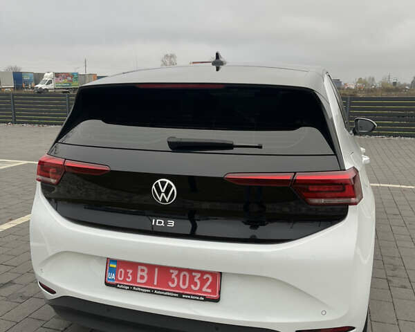 Белый Фольксваген ID.3, объемом двигателя 0 л и пробегом 98 тыс. км за 15899 $, фото 7 на Automoto.ua
