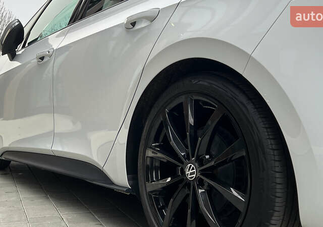 Белый Фольксваген ID.3, объемом двигателя 0 л и пробегом 127 тыс. км за 17499 $, фото 37 на Automoto.ua