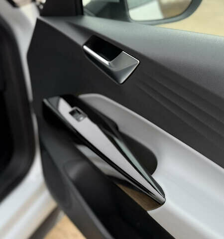 Белый Фольксваген ID.3, объемом двигателя 0 л и пробегом 160 тыс. км за 15800 $, фото 23 на Automoto.ua