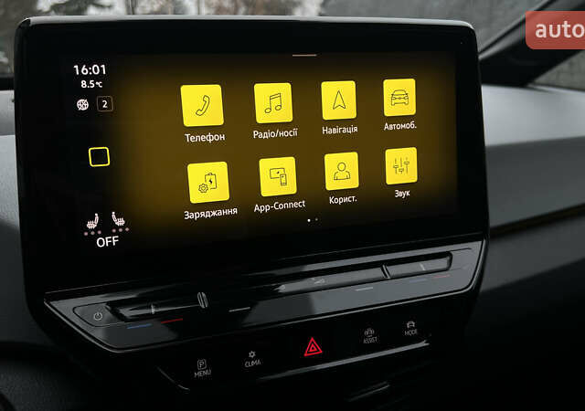 Белый Фольксваген ID.3, объемом двигателя 0 л и пробегом 127 тыс. км за 17499 $, фото 140 на Automoto.ua