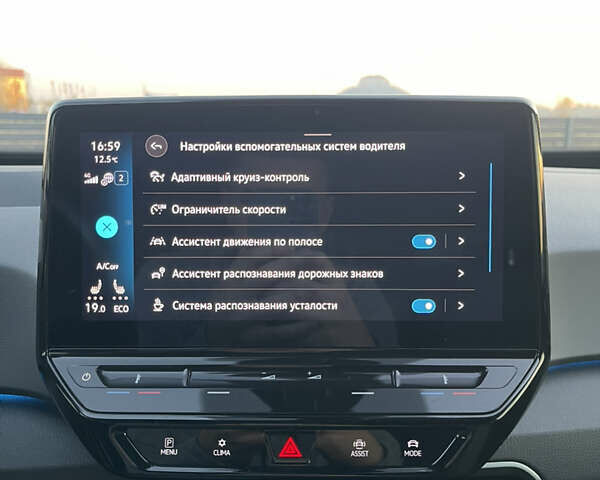 Белый Фольксваген ID.3, объемом двигателя 0 л и пробегом 98 тыс. км за 15899 $, фото 34 на Automoto.ua