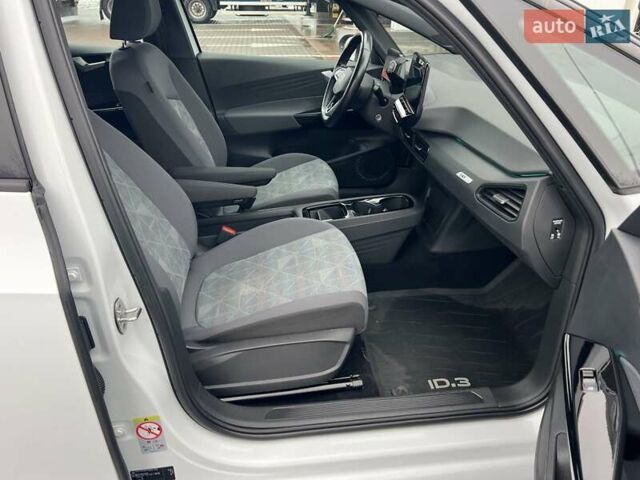 Белый Фольксваген ID.3, объемом двигателя 0 л и пробегом 86 тыс. км за 15499 $, фото 27 на Automoto.ua