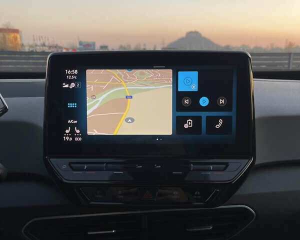 Белый Фольксваген ID.3, объемом двигателя 0 л и пробегом 98 тыс. км за 15899 $, фото 29 на Automoto.ua