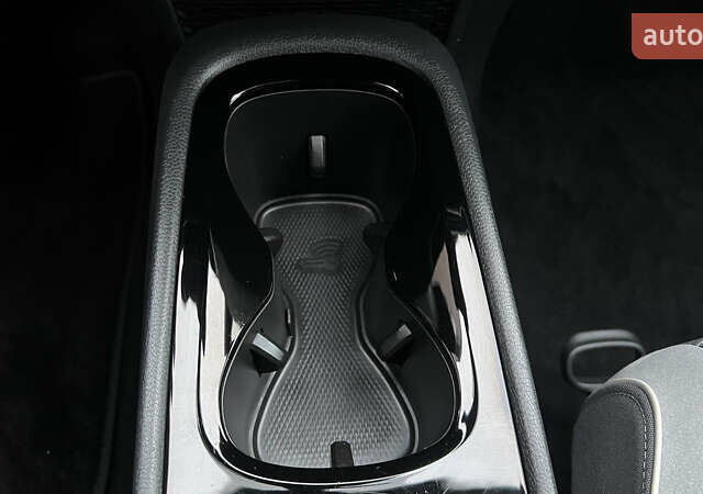 Белый Фольксваген ID.3, объемом двигателя 0 л и пробегом 127 тыс. км за 17499 $, фото 130 на Automoto.ua