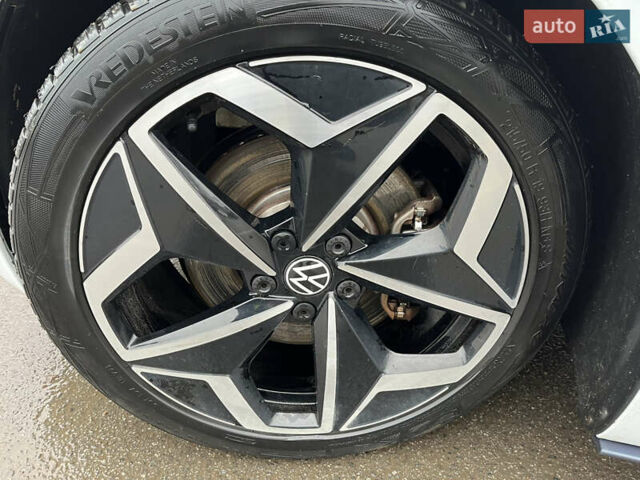 Білий Фольксваген ID.3, об'ємом двигуна 0 л та пробігом 85 тис. км за 17999 $, фото 13 на Automoto.ua