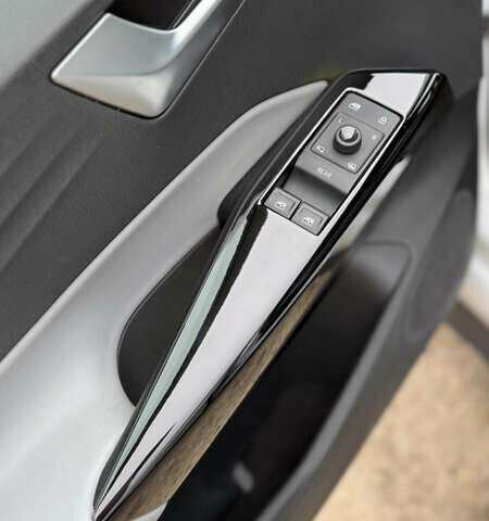 Белый Фольксваген ID.3, объемом двигателя 0 л и пробегом 160 тыс. км за 15800 $, фото 13 на Automoto.ua